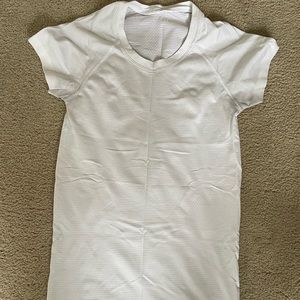 White lululemon compression shirt